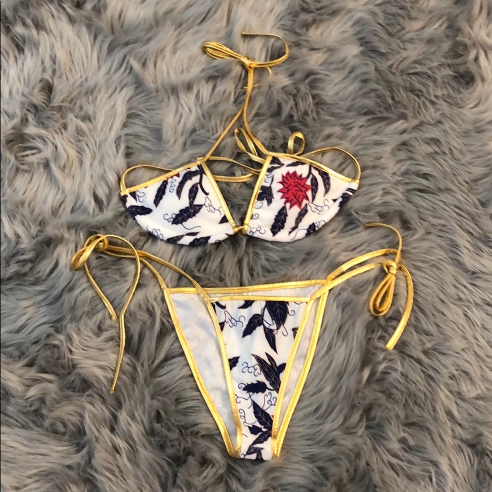 2 piece Floral Bikini Size Medium